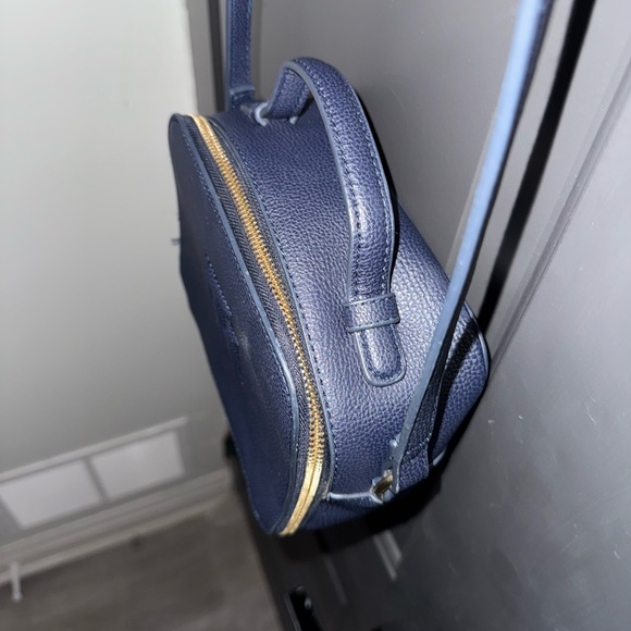 Tommy Hilfiger purse crossbody - Picture 2 of 2